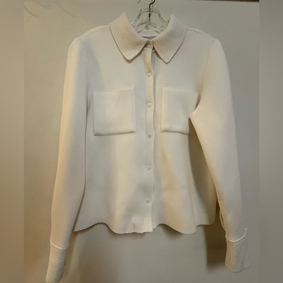 DH New York Button Down Fleece Sweater
Upscale brand - Picture 2 of 9